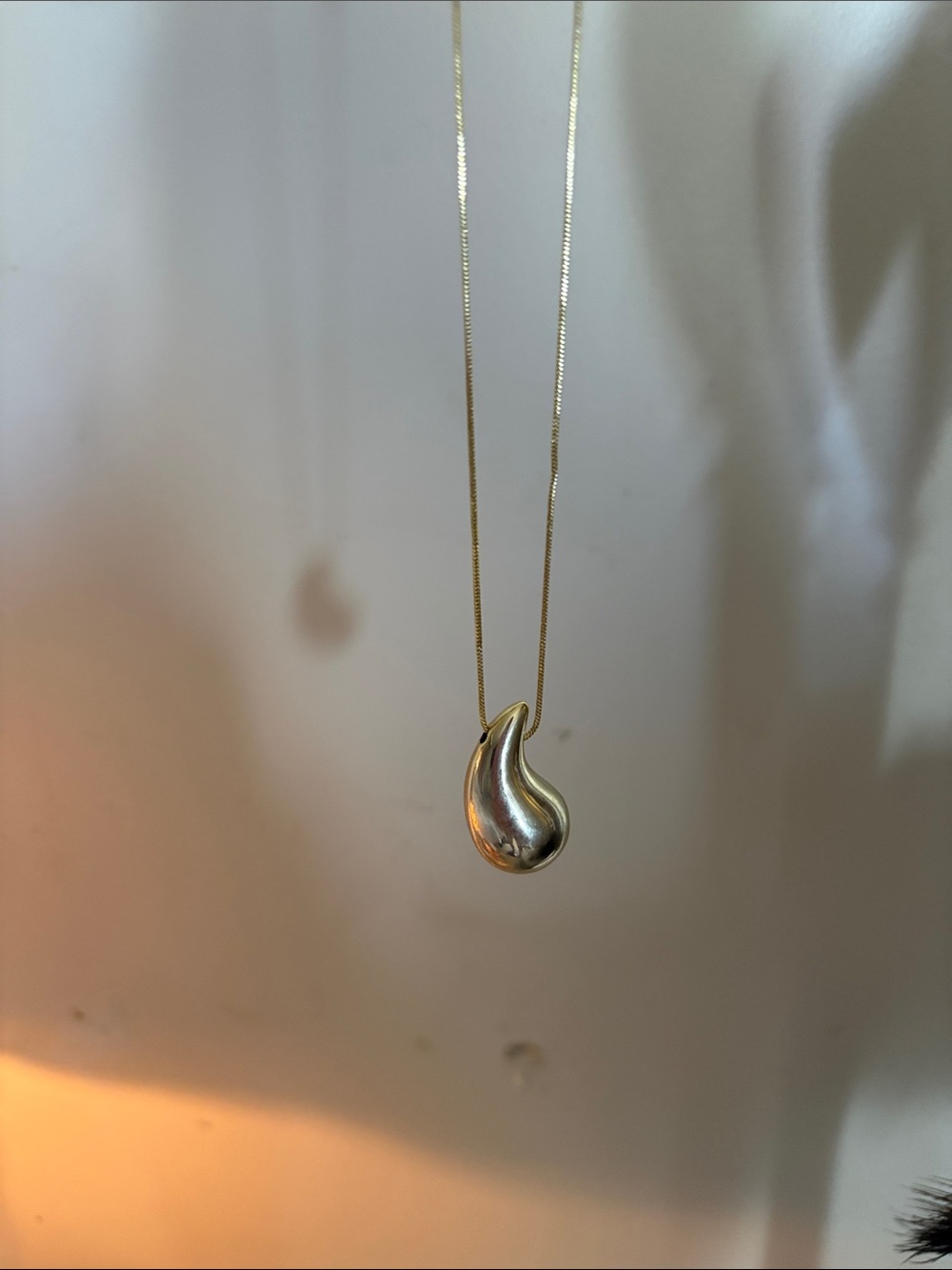 Sculpted Gold Teardrop Pendant Necklace